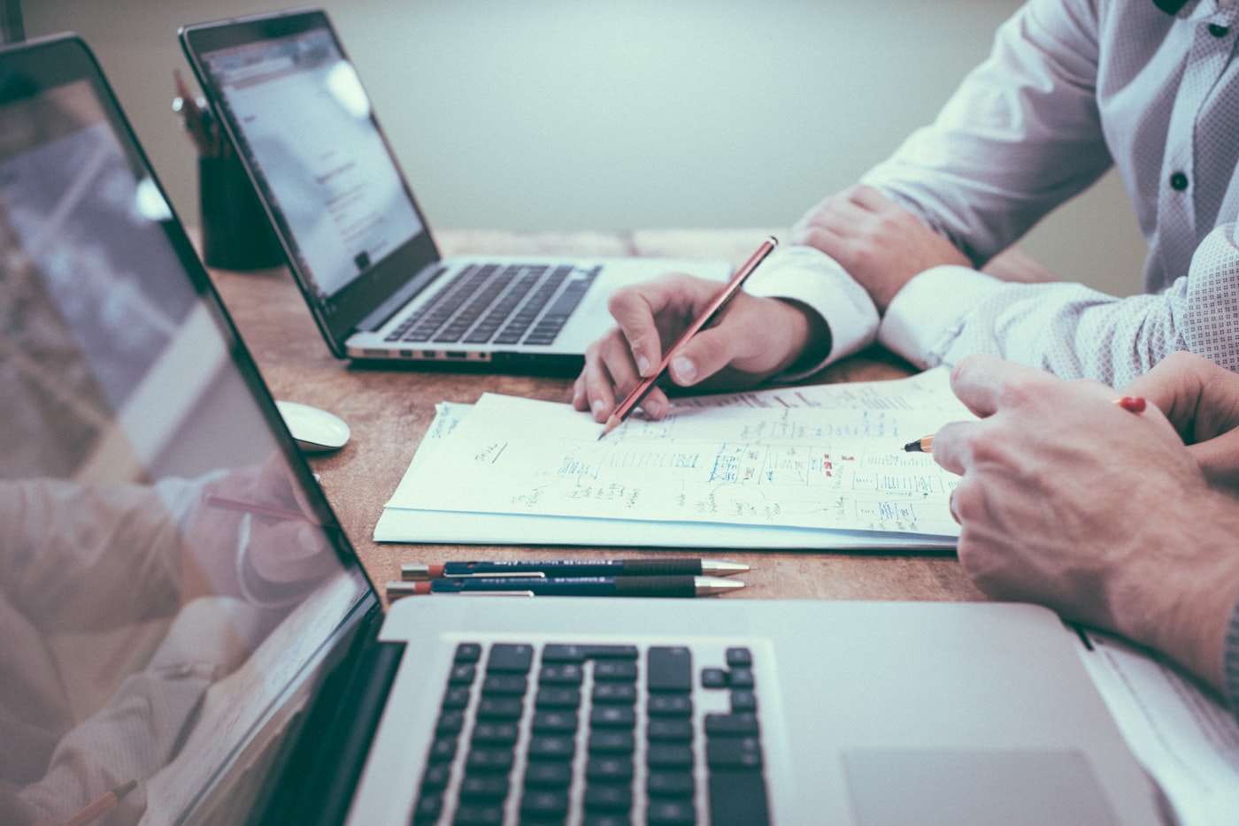 Applied academic and professional learning in a structured qualification setting